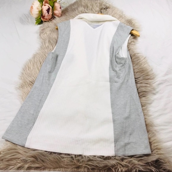 NWT Under Armour White & Grey Vest with Built in Hood-Small - Picture 4 of 6
